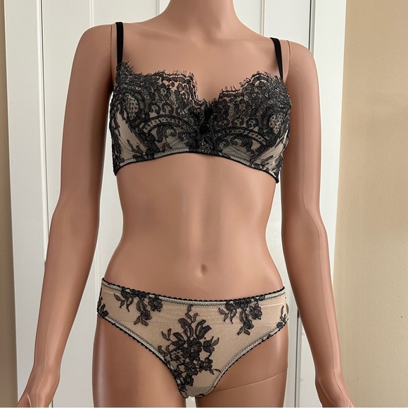 Les Jupons de Tess Lingerie Bra and Panty Set 36B and M panty
